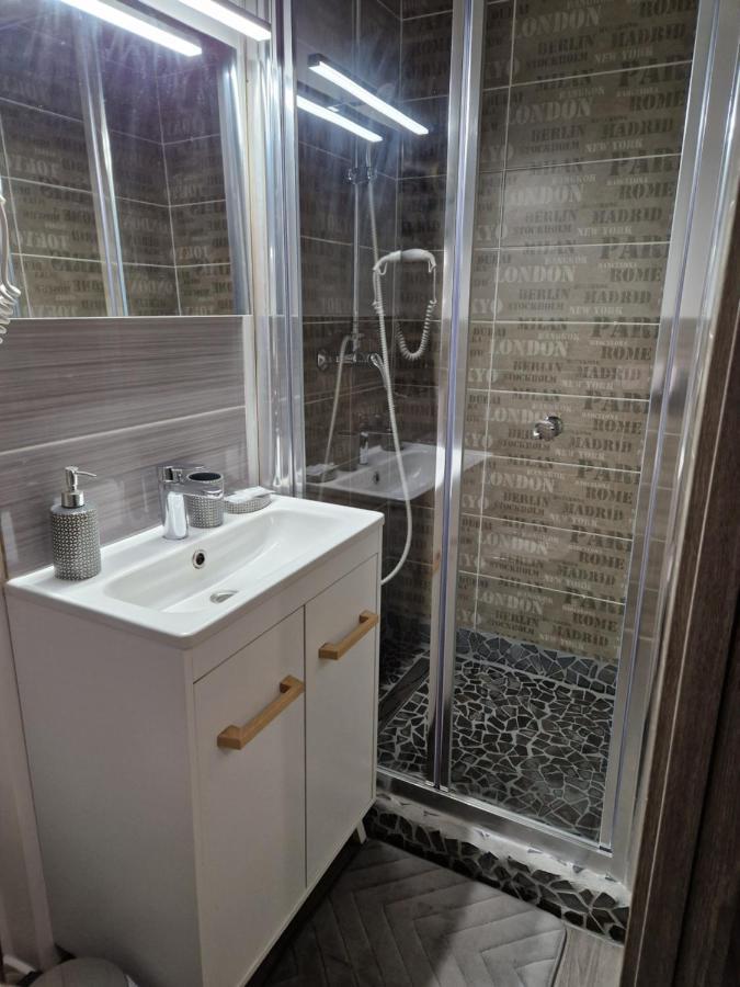 Studio Meuble Au Rdc , Proche Lac Aix-les-Bains Buitenkant foto